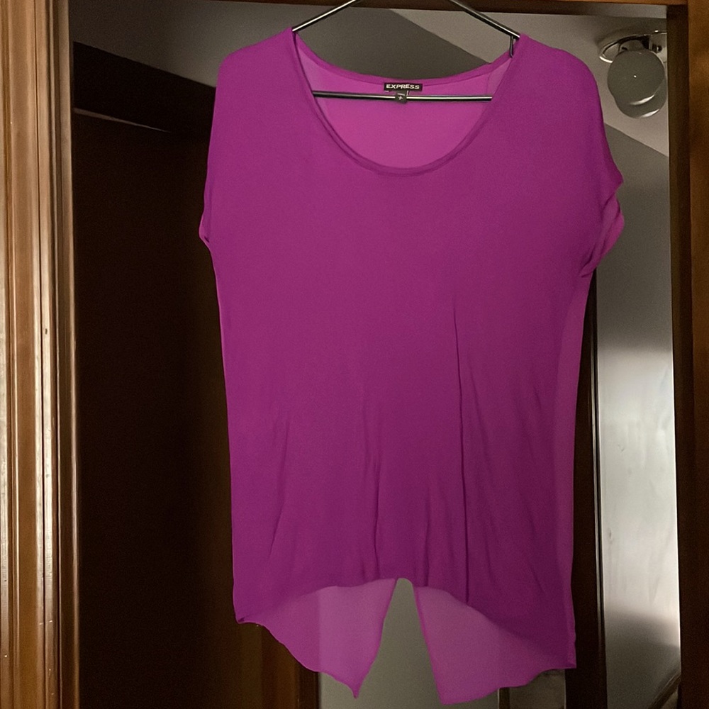 Wonderful open back, short cuff sleeved shirt